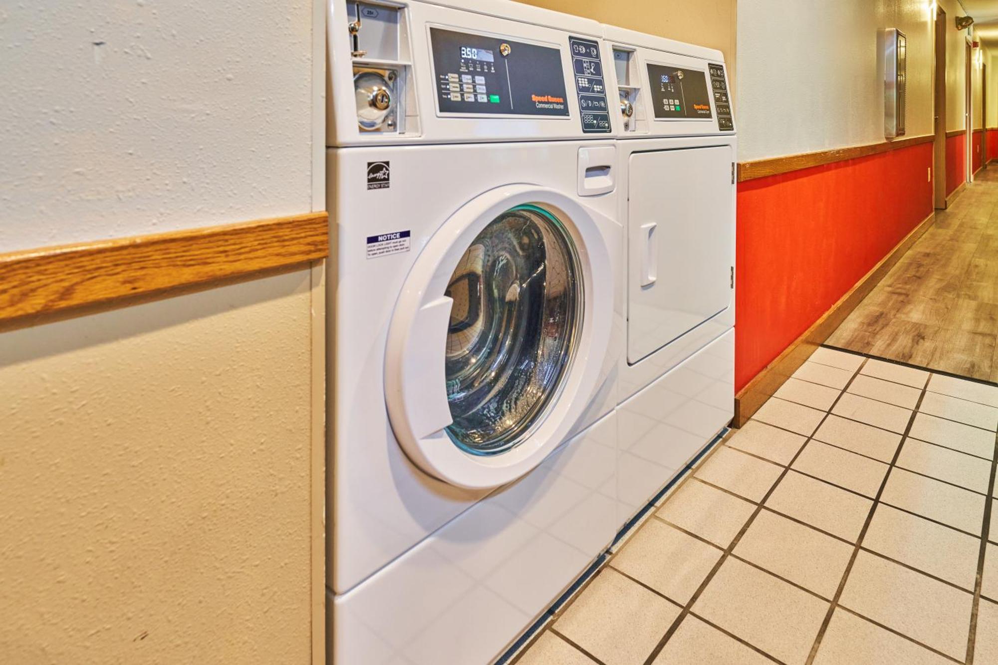 Econo Lodge Maquoketa Екстер'єр фото
